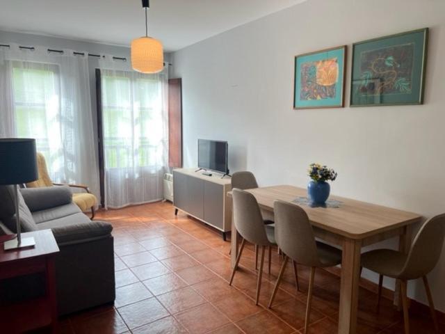 קומיאס Apartamentos Club Condal מראה חיצוני תמונה