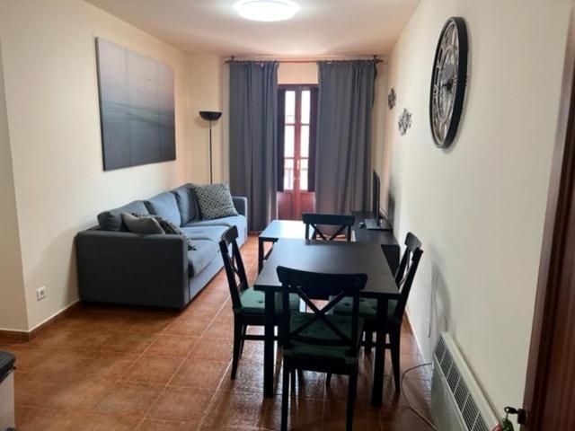 קומיאס Apartamentos Club Condal מראה חיצוני תמונה