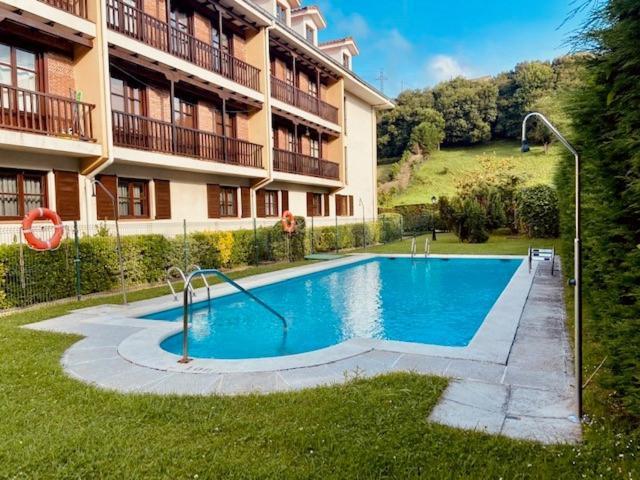 קומיאס Apartamentos Club Condal מראה חיצוני תמונה