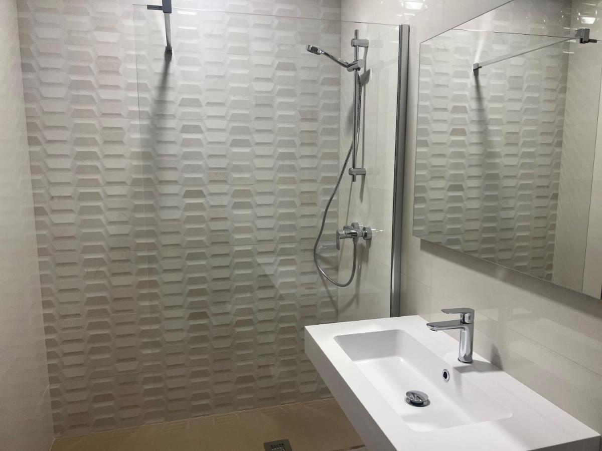 קומיאס Apartamentos Club Condal מראה חיצוני תמונה