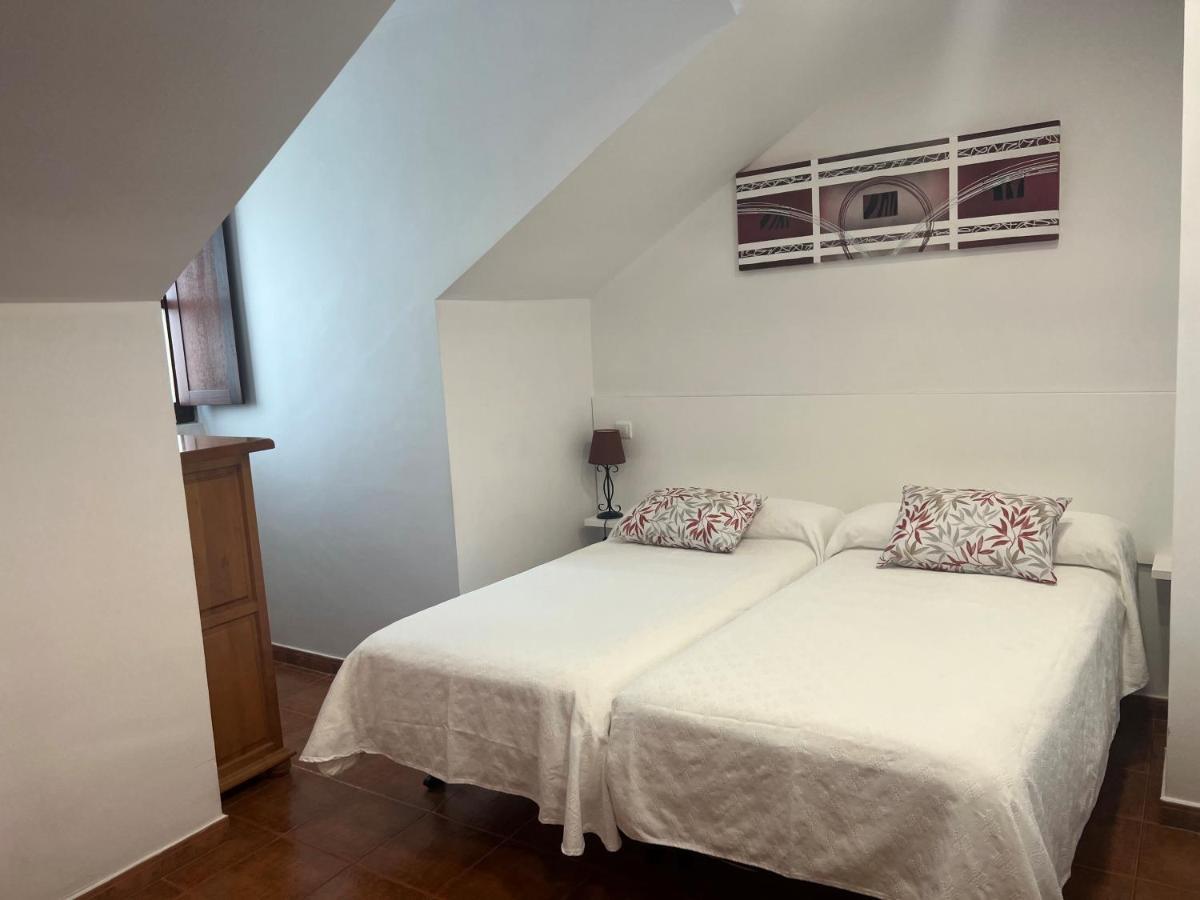 קומיאס Apartamentos Club Condal מראה חיצוני תמונה