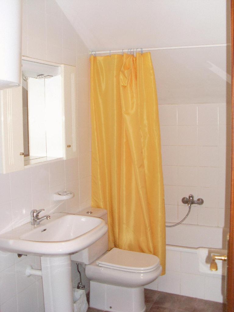 קומיאס Apartamentos Club Condal מראה חיצוני תמונה